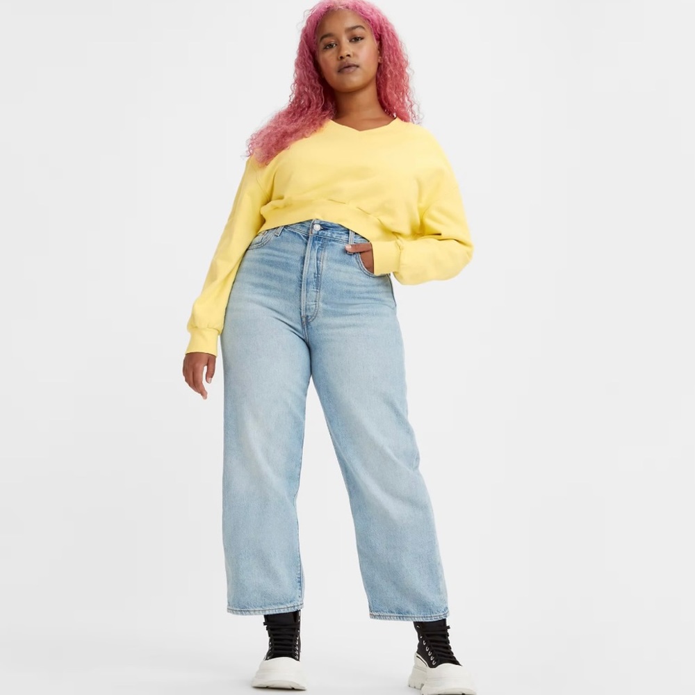 LAST CHANCE💥 Levi’s Ribcage Straight Ankle Jeans